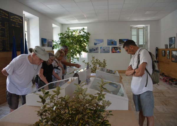 Exposition min&eacute;raux &agrave; la Mairie